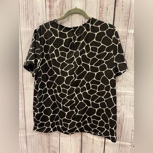 Banana Republic black and tan shirt sleeved blouse